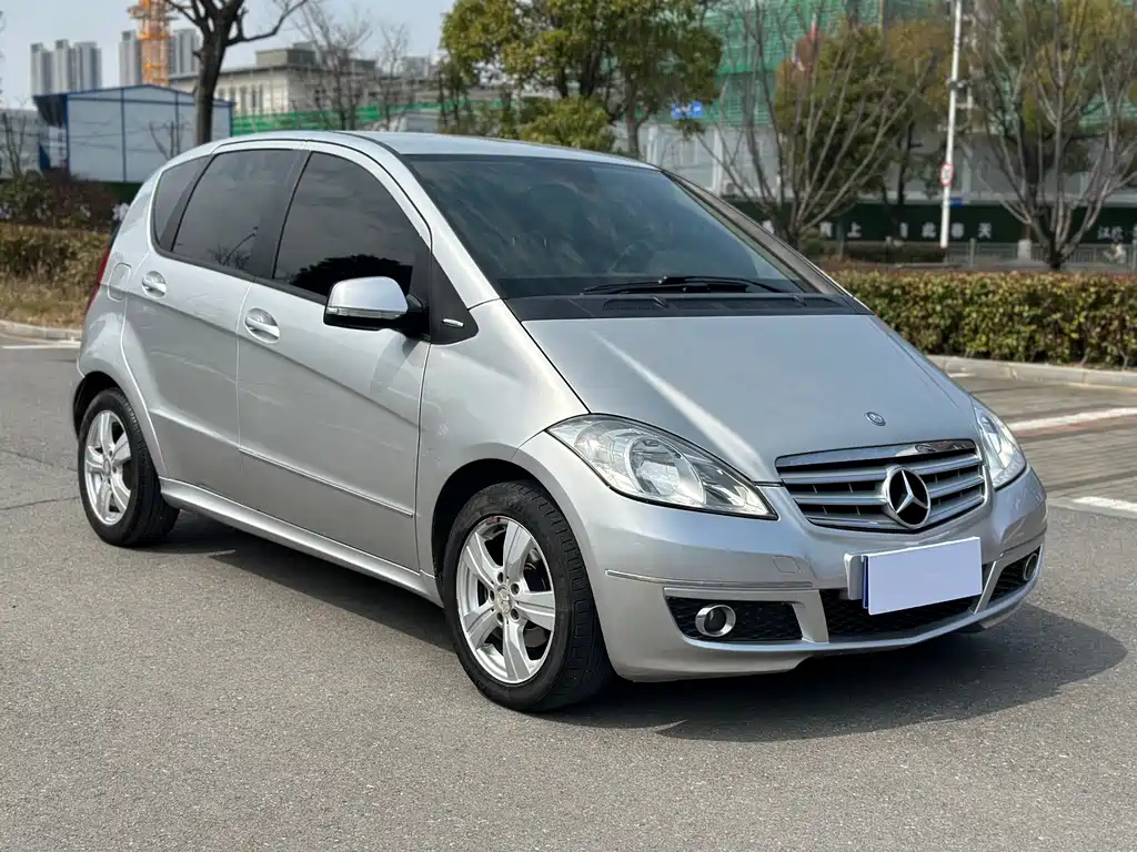 MERCEDES BENZ A-CLASS IMPORT 2012