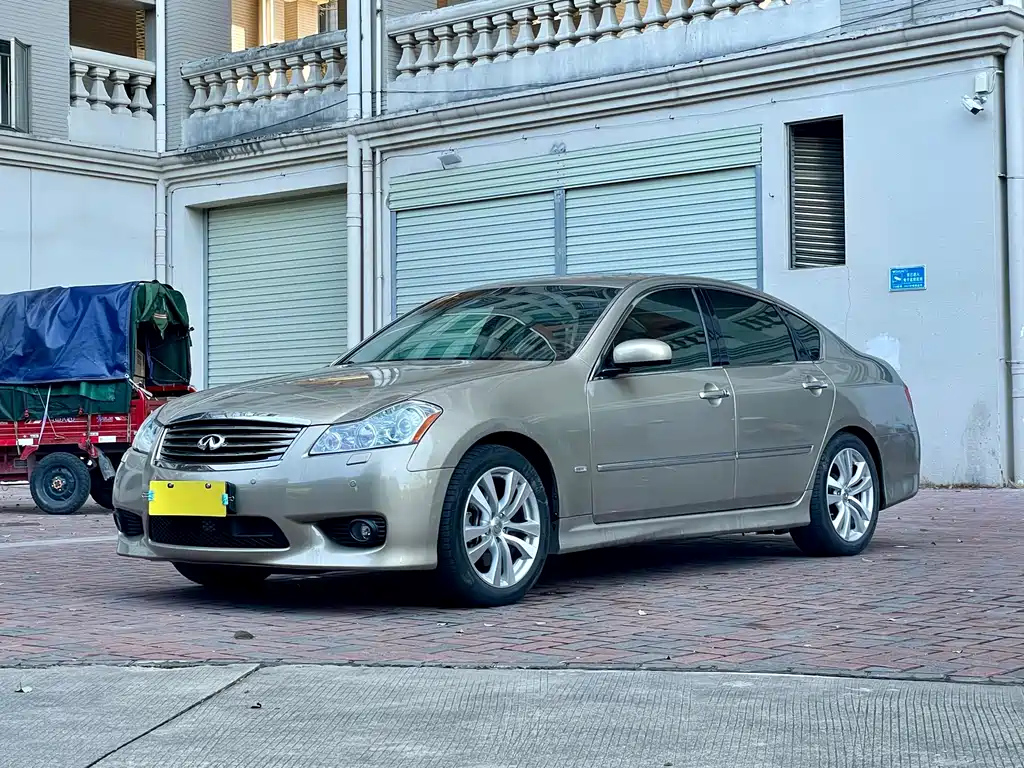 INFINITI M-SERIES 2009