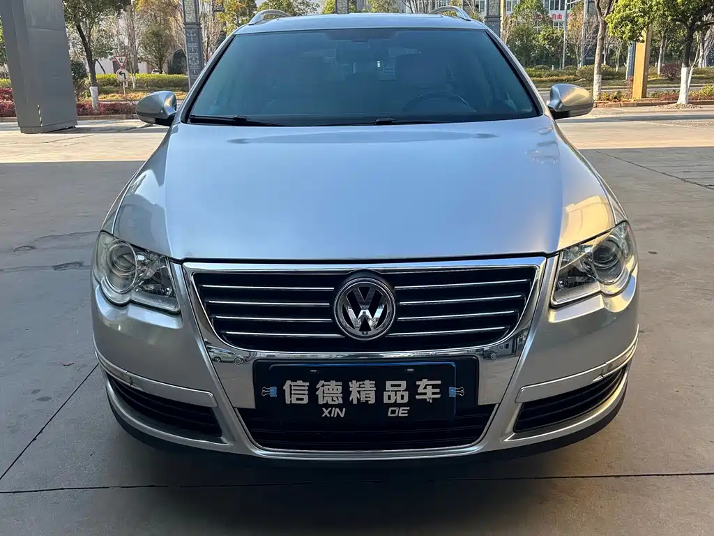VOLKSWAGEN PASSAT 2010