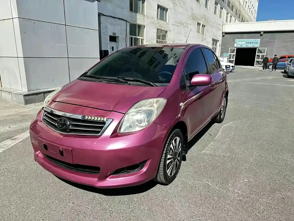 TOYOTA YARIS 2012